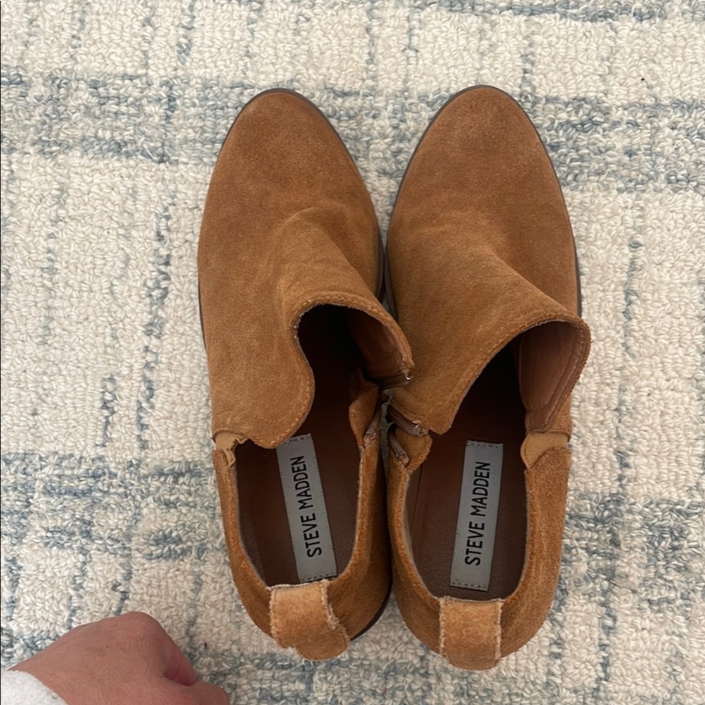 Steve Madden Rader Tan Suede Slip-Ons